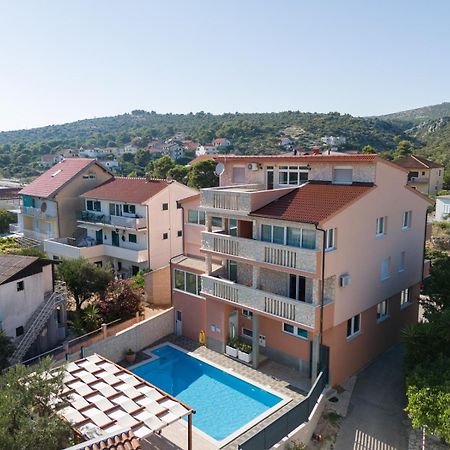 Apartments Villa Monique Рогозниця Екстер'єр фото