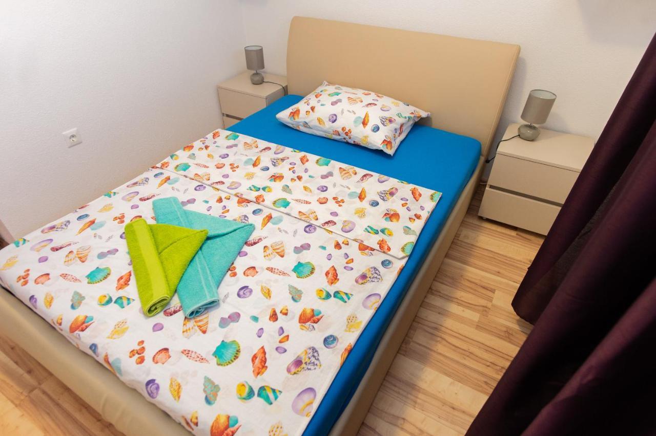 Apartments Villa Monique Рогозниця Екстер'єр фото