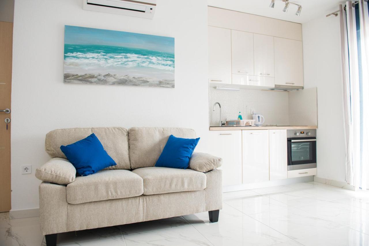 Apartments Villa Monique Рогозниця Екстер'єр фото